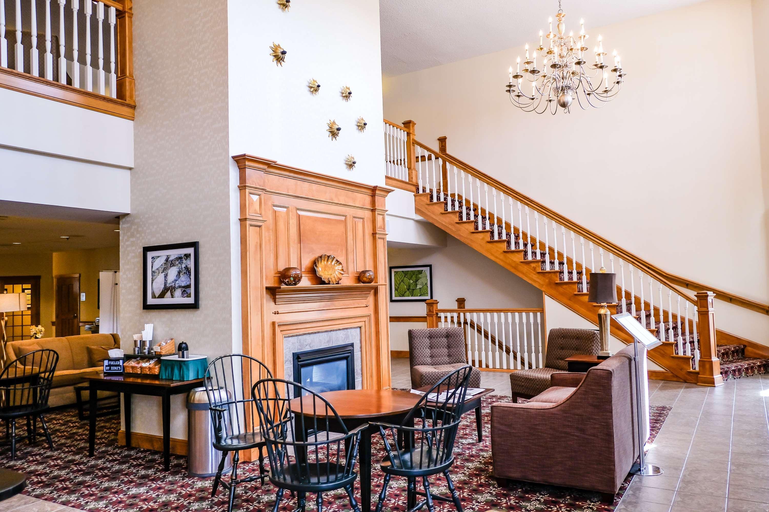 Best Western Plus Dutch Haus Inn And Suites Columbiana Exterior photo