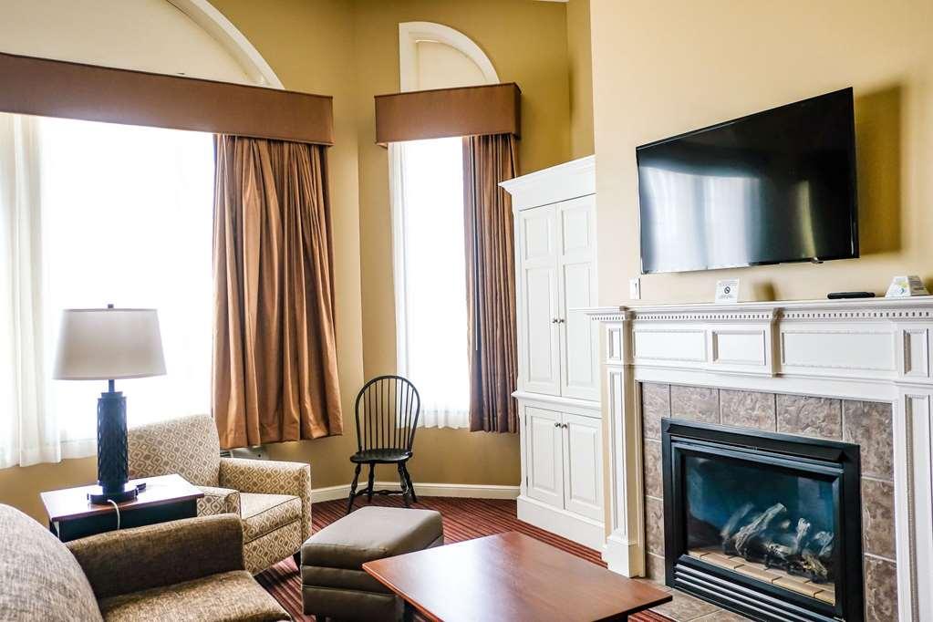 Best Western Plus Dutch Haus Inn And Suites Columbiana Room photo