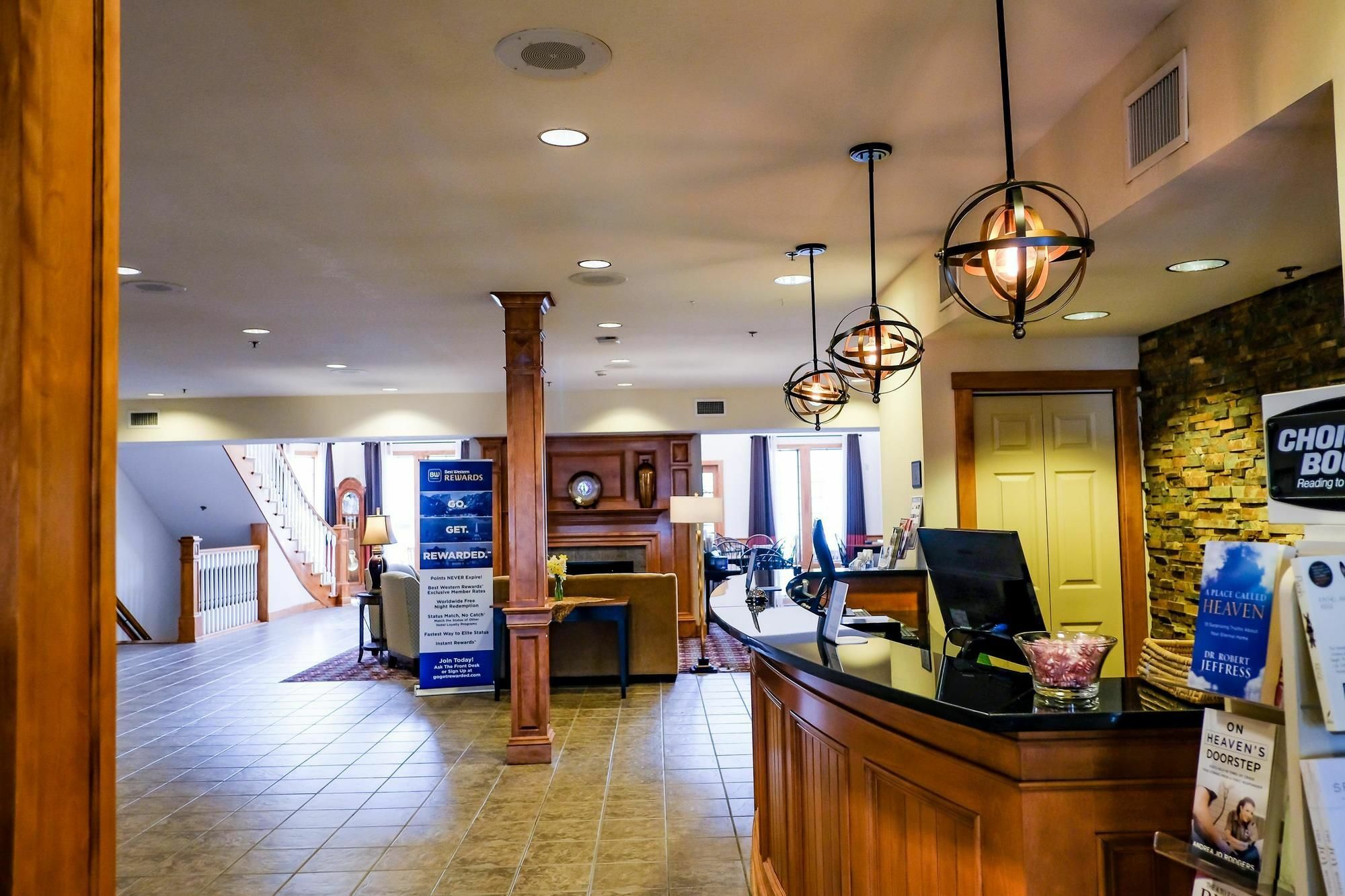 Best Western Plus Dutch Haus Inn And Suites Columbiana Exterior photo